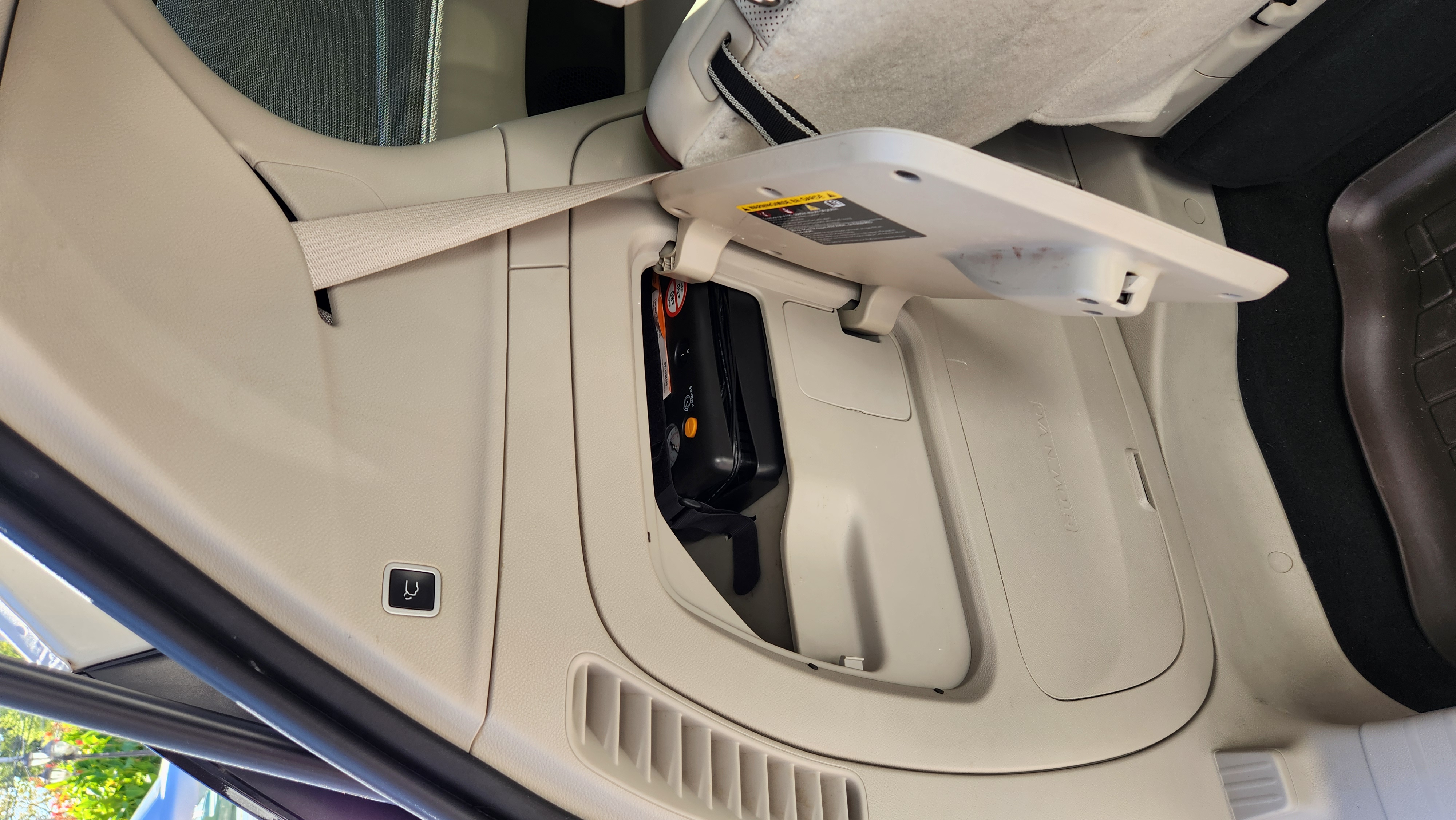 Used 2017 Chrysler Pacifica Limited w/ UConnect Theater Package FWD image 22