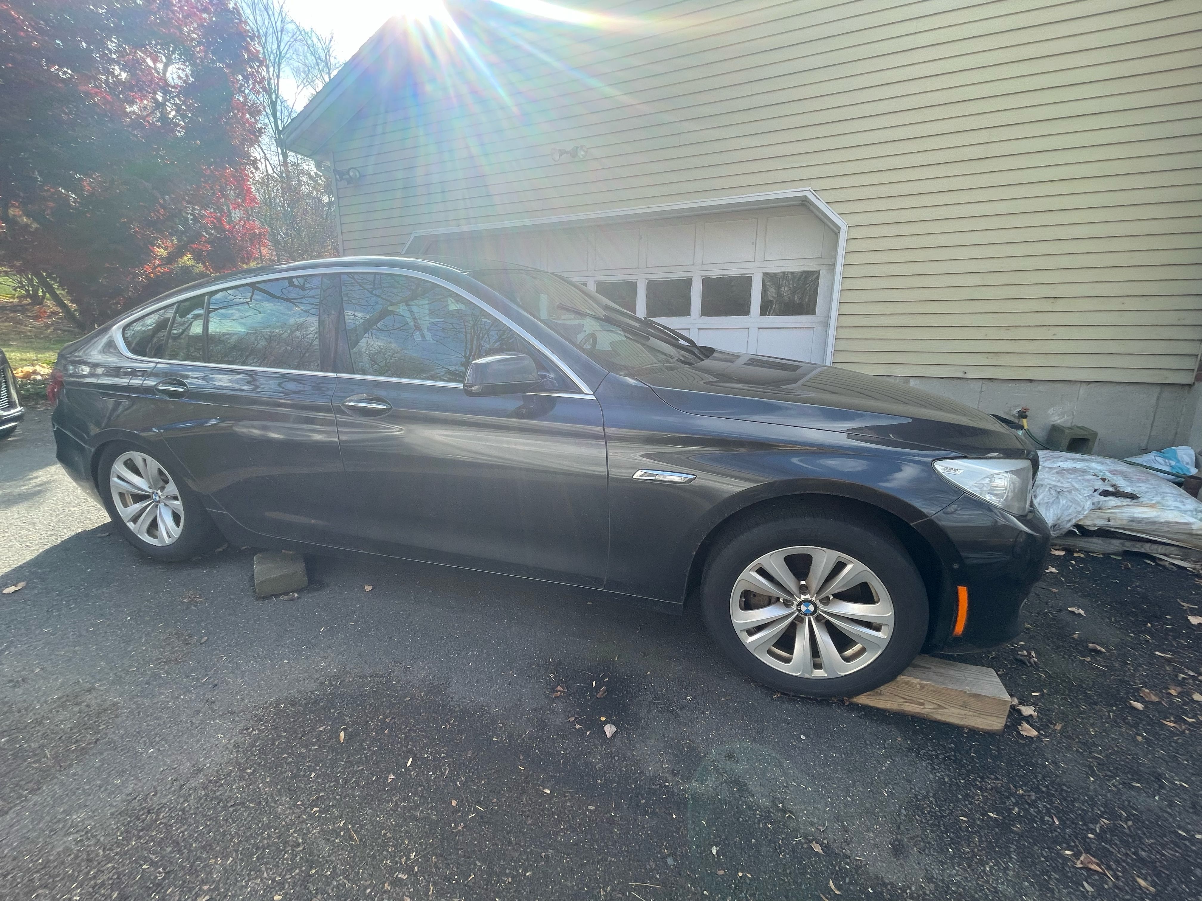 Used 2013 BMW 535i Gran Turismo xDrive AWD/4WD image 2