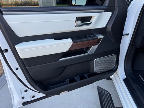 Used 2023 Toyota Sequoia Capstone image 12