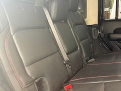 Used 2019 Jeep Wrangler Unlimited Rubicon AWD/4WD image 4