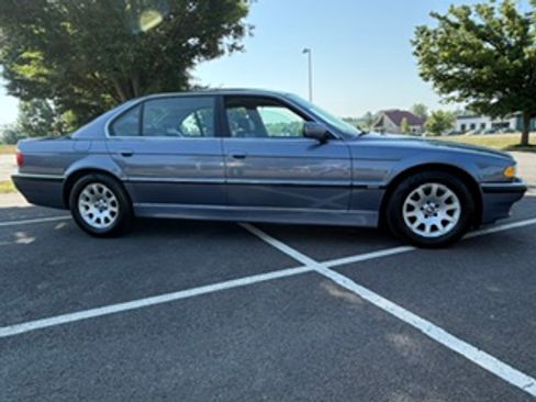 Used 2001 BMW 740iL RWD image 6