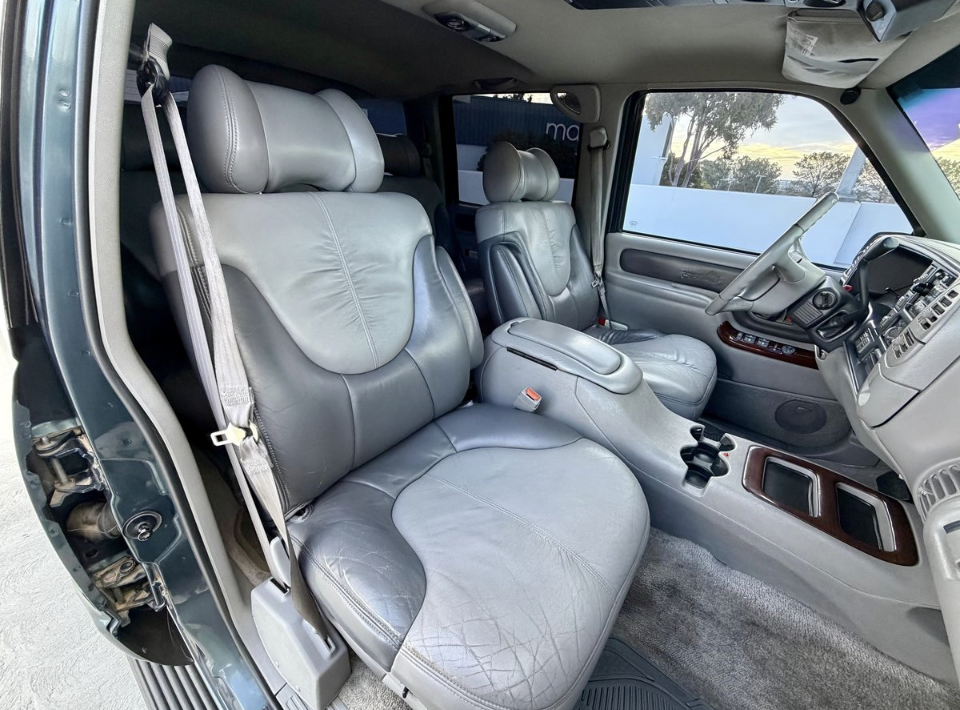Used 1999 GMC Yukon Denali AWD/4WD image 19