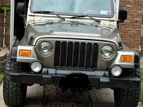 Used 2004 Jeep Wrangler 4WD image 4