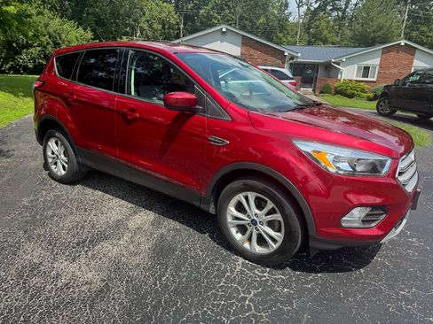 Used 2017 Ford Escape SE FWD image 5