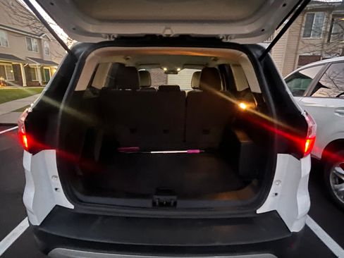 Used 2018 Ford Escape SE image 9