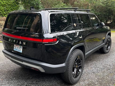 Used 2023 Rivian R1S Adventure image 8