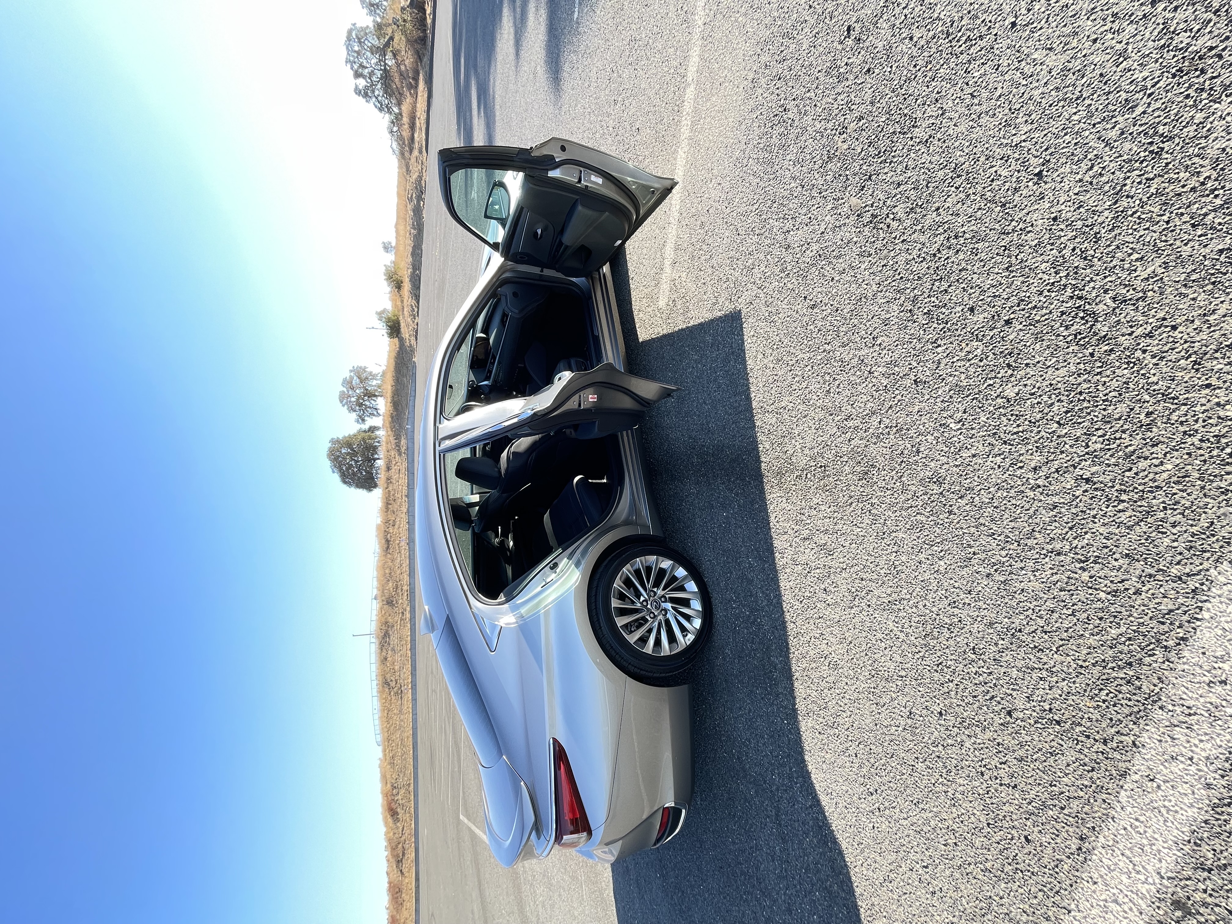 Used 2020 Lexus ES 300h w/ Accessory Package 2 FWD image 14