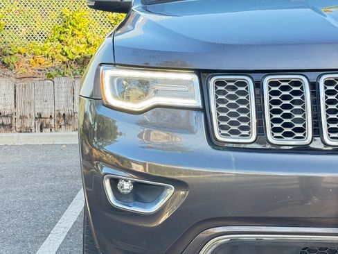 Used 2017 Jeep Grand Cherokee Overland AWD/4WD image 10