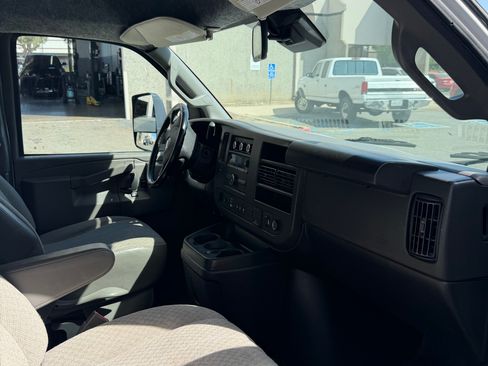Used 2021 Chevrolet Express 3500 w/ Power Convenience Package RWD image 17