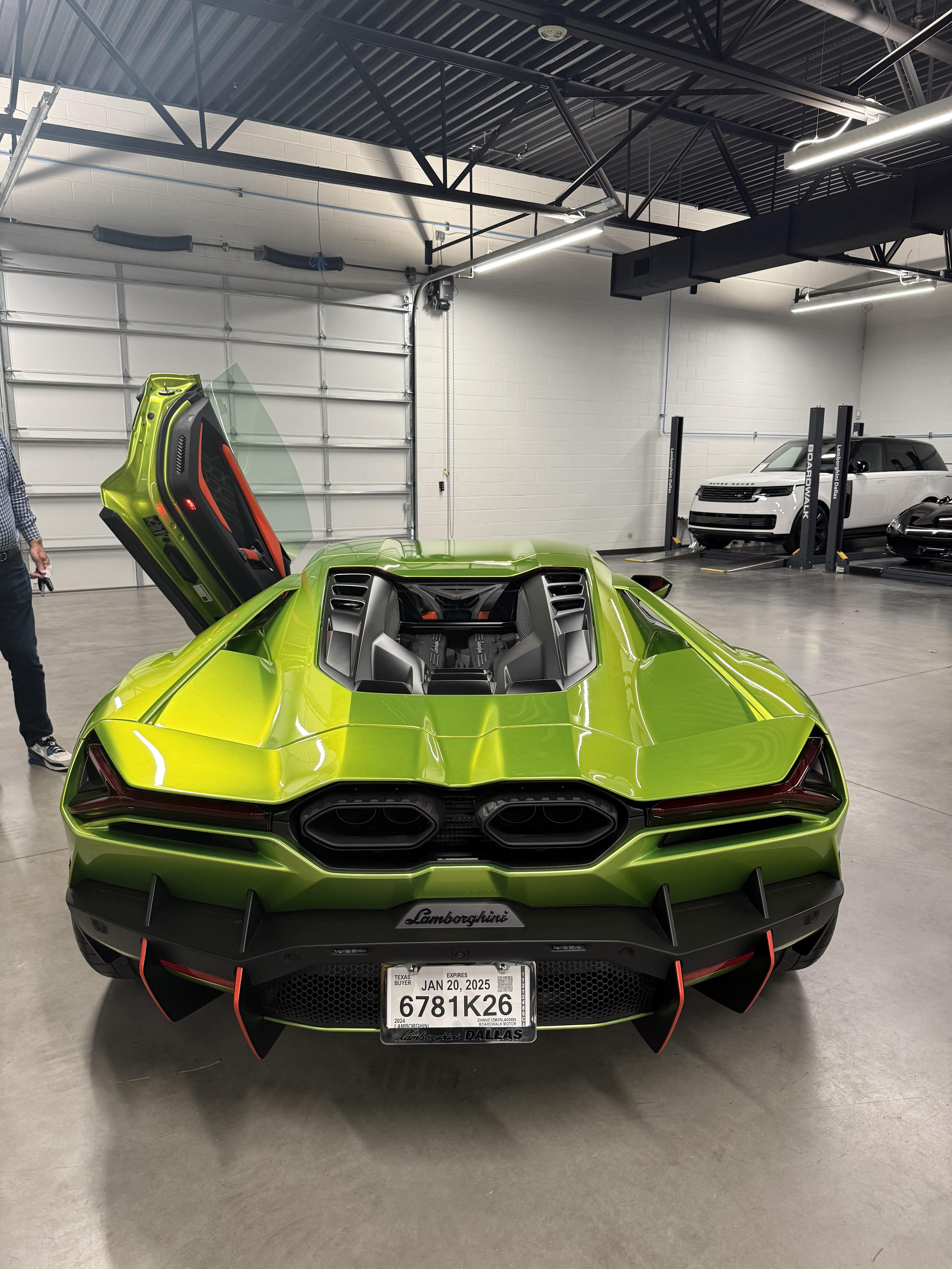 Used 2024 Lamborghini Revuelto AWD/4WD image 9