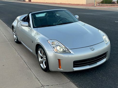 Used 2008 Nissan 350Z Enthusiast image 2
