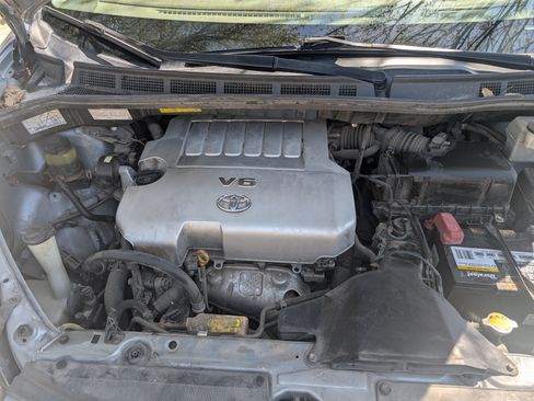 Used 2010 Toyota Sienna LE image 13