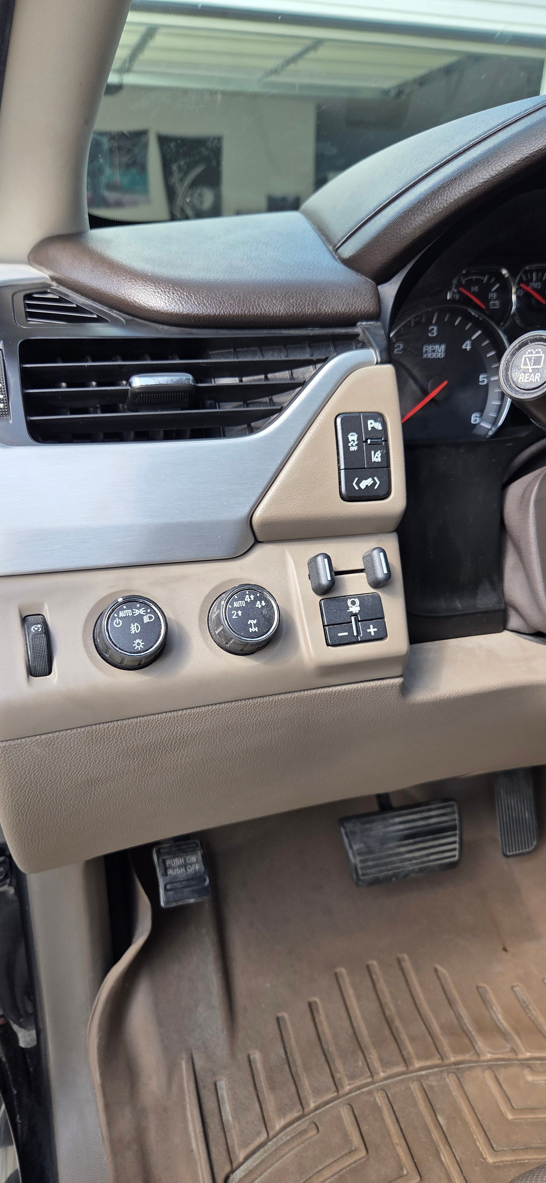 Used 2015 GMC Yukon SLT w/ Open Road Package AWD/4WD image 27