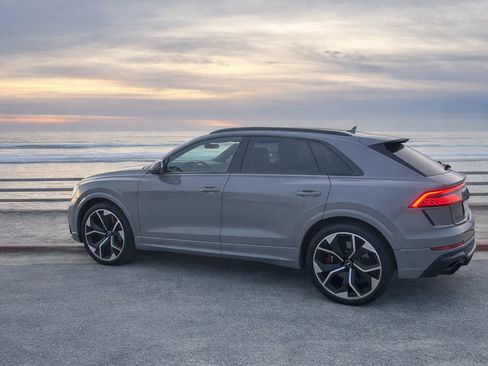 Used 2022 Audi RS Q8 w/ Black Optic Package image 1