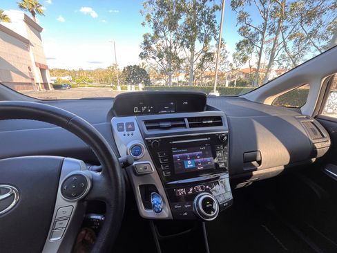 Used 2015 Toyota Prius V Four image 16