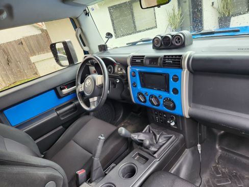 Used 2007 Toyota FJ Cruiser 4WD image 9