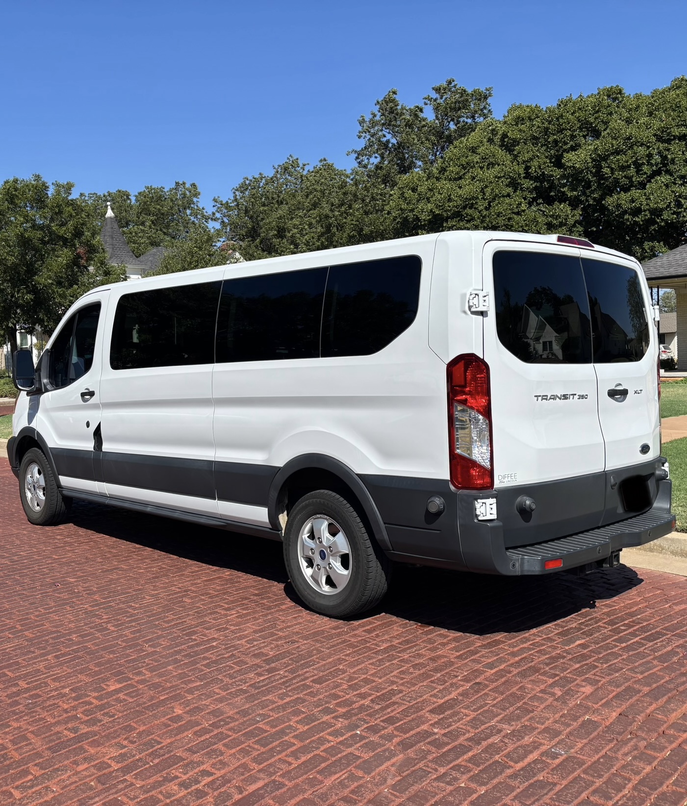 Used 2017 Ford Transit 350 XLT RWD image 2