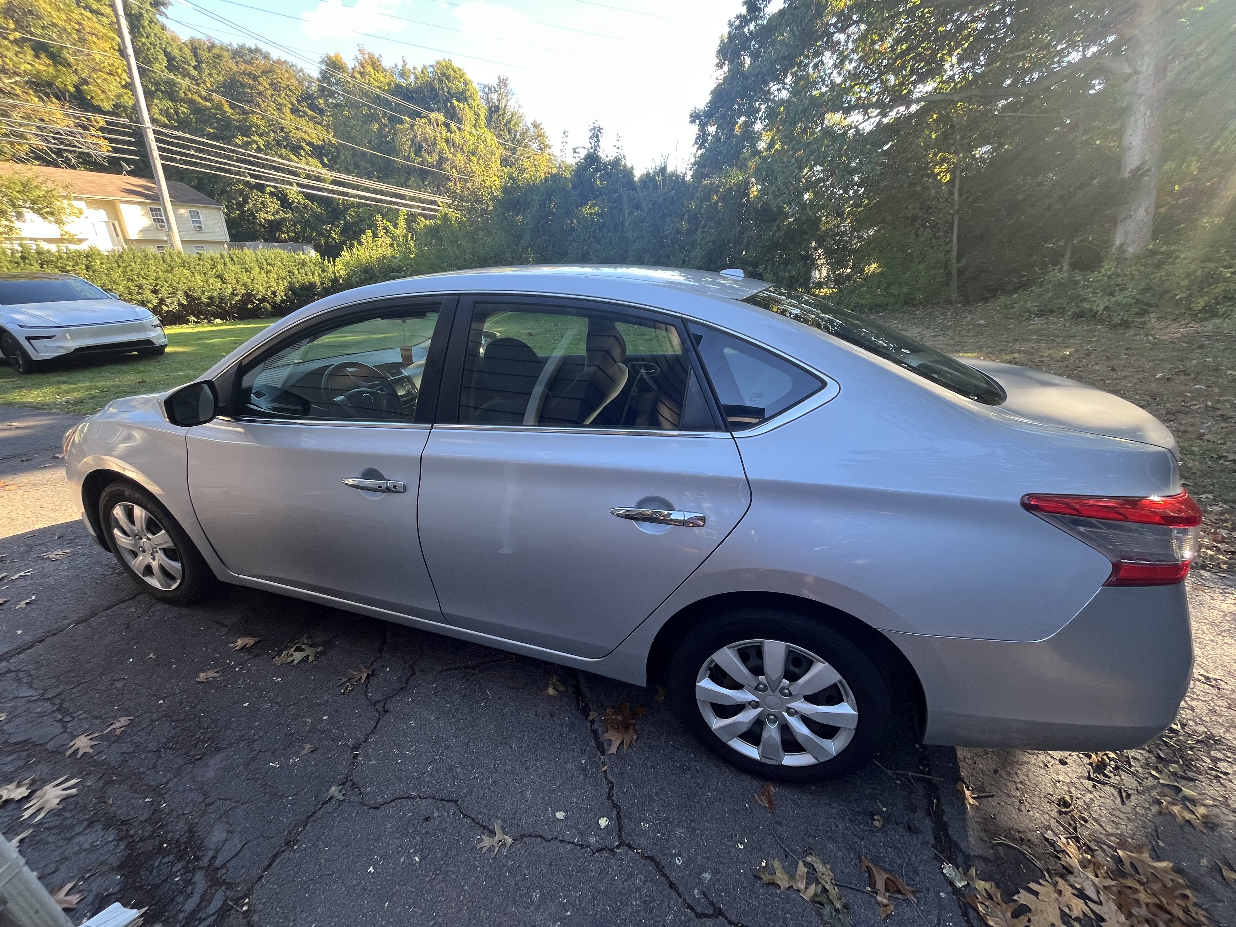 Used 2013 Nissan Sentra SV w/ Driver Pkg FWD image 2