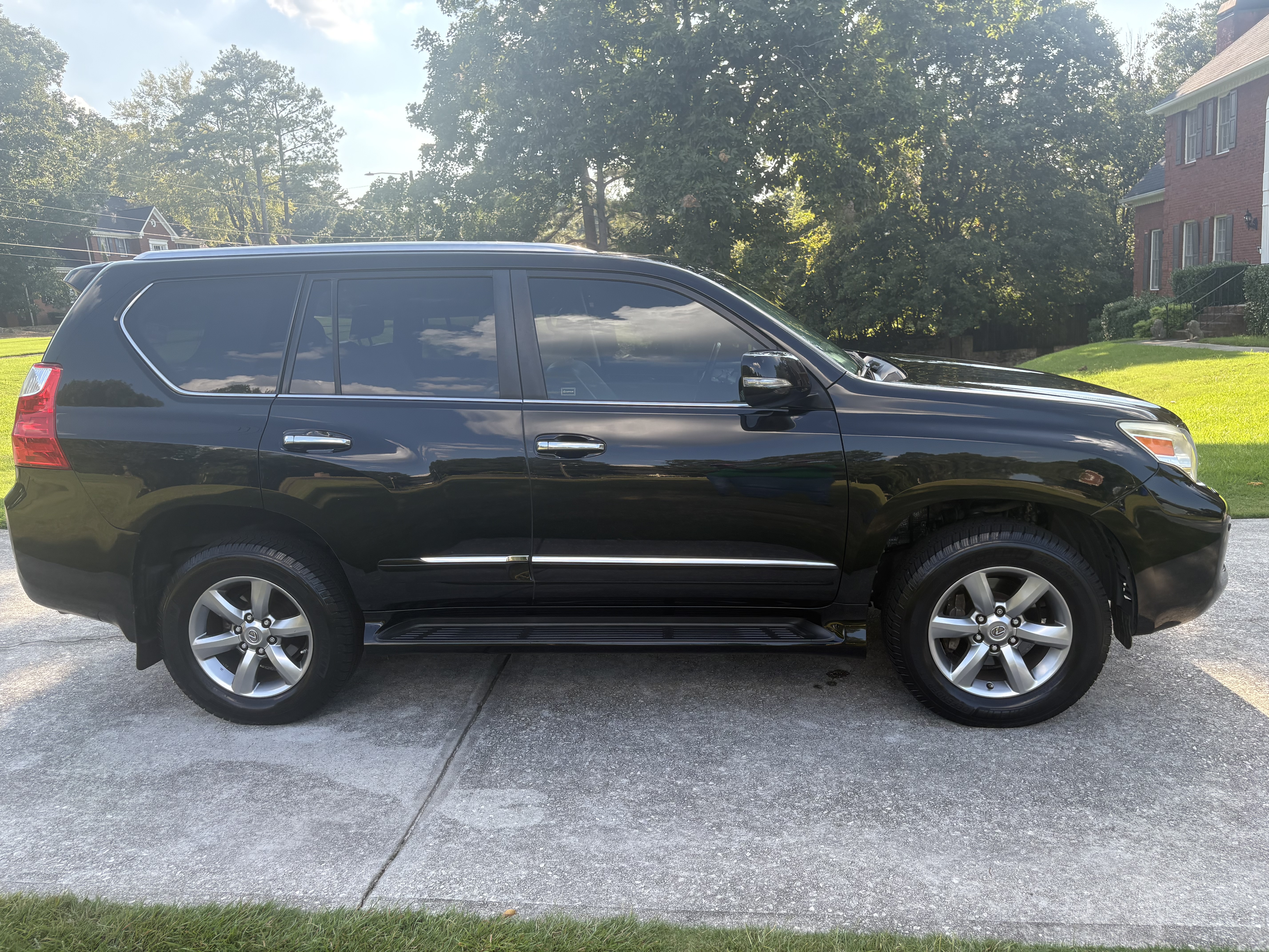 Used 2012 Lexus GX 460 Premium AWD/4WD image 5