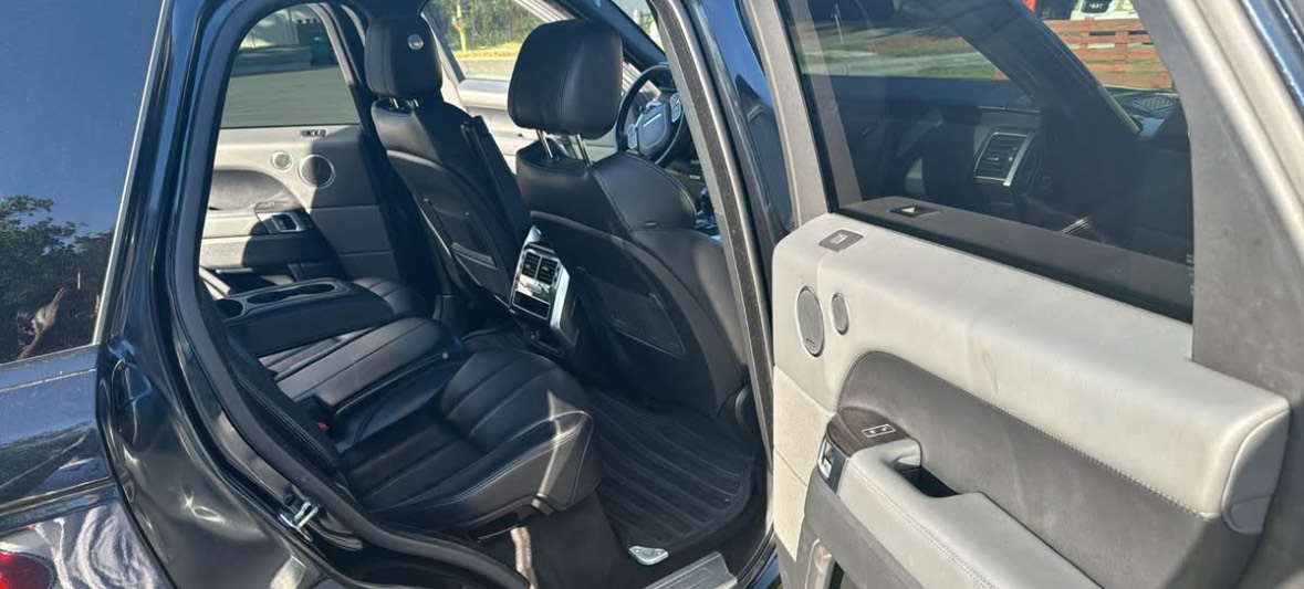 Used 2014 Land Rover Range Rover Sport HSE AWD/4WD image 12
