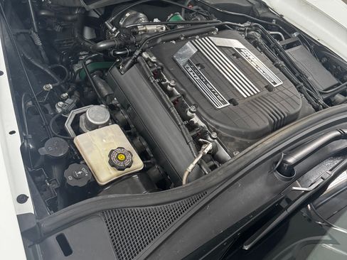 Used 2015 Chevrolet Corvette Z06 w/ Z07 Performance Package image 16