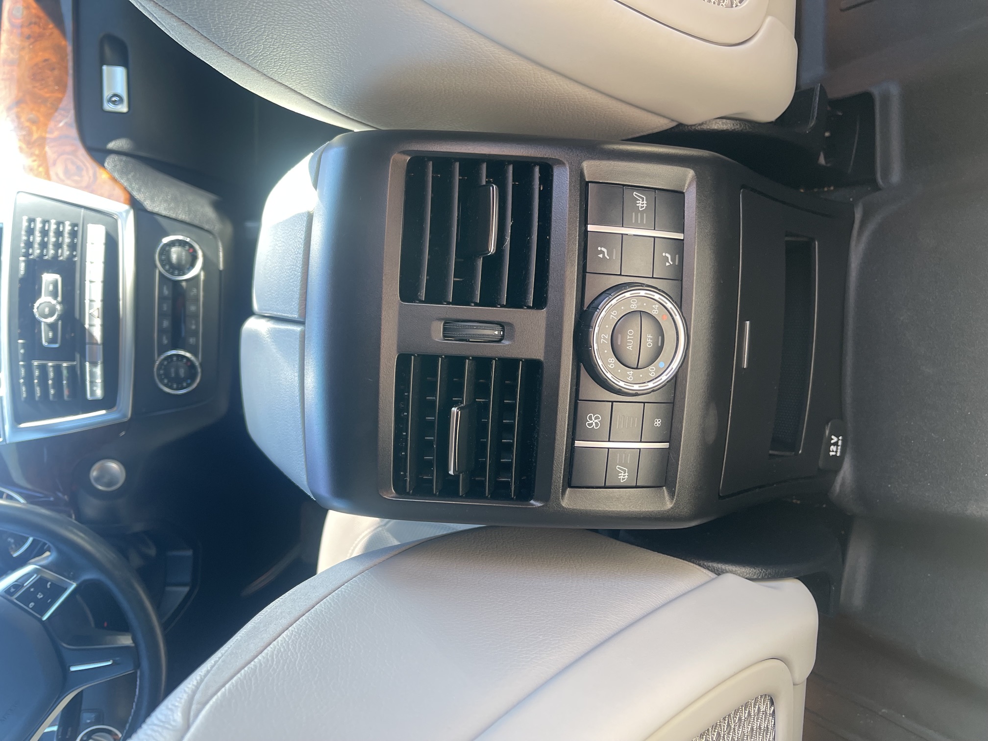 Used 2015 Mercedes-Benz GL 550 4MATIC image 11