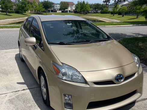 Used 2011 Toyota Prius Three w/ Navigation Pkg FWD image 4