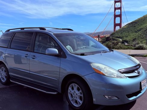 Used 2006 Toyota Sienna XLE image 1