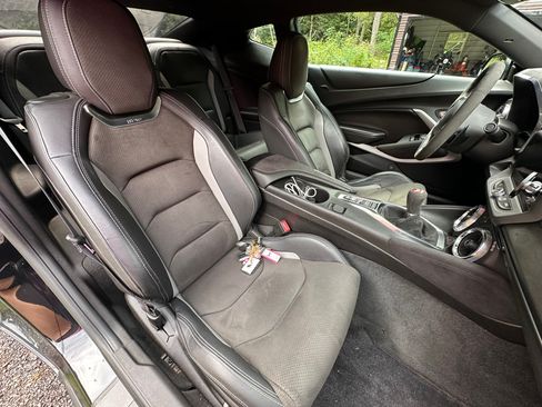 Used 2018 Chevrolet Camaro SS RWD image 17