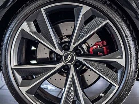 Used 2021 Audi RS 7 Sportback w/ Carbon Optic Package AWD/4WD image 17