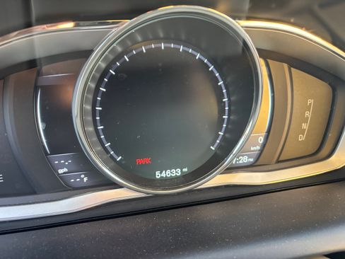 Used 2016 Volvo XC60 T5 Platinum FWD image 5