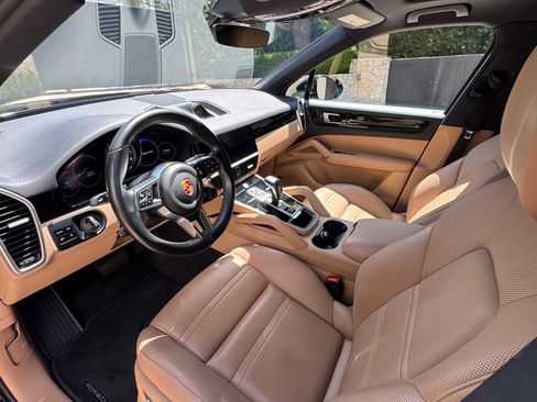 Used 2019 Porsche Cayenne E-Hybrid AWD/4WD image 4