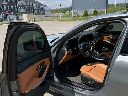 Used 2023 BMW 330e xDrive w/ M Sport Package AWD/4WD image 6