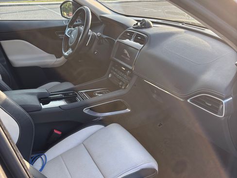 Used 2018 Jaguar F-PACE R-Sport AWD/4WD image 14