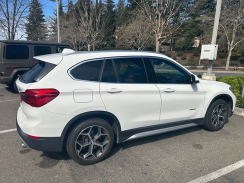 Used 2018 BMW X1 xDrive28i image 4