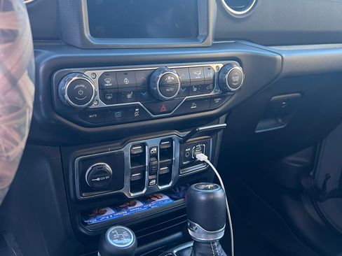 Used 2021 Jeep Wrangler Unlimited Sahara w/ Cold Weather Group image 4