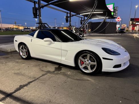 Used 2005 Chevrolet Corvette Coupe 2D w/ Preferred Equipment Group image 1