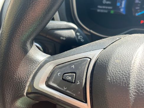 Used 2018 Ford Fusion SE image 17