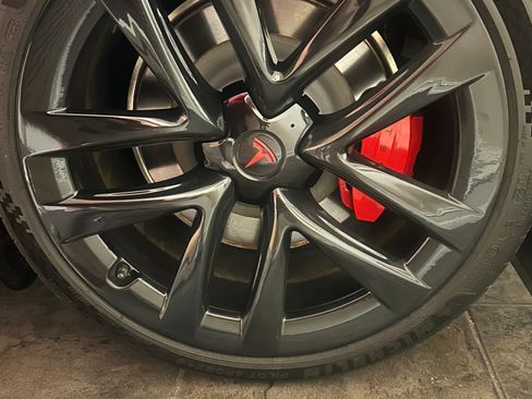 Used 2022 Tesla Model S Plaid image 29