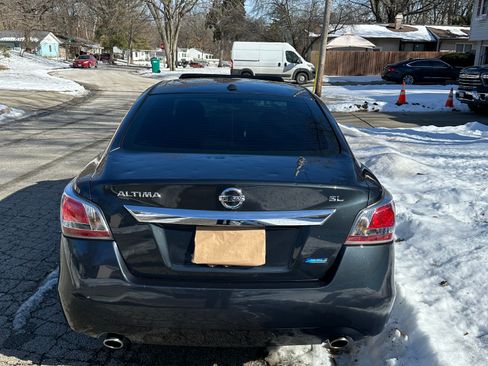 Used 2014 Nissan Altima 2.5 SL w/ Moonroof Package image 16