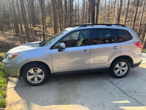 Used 2016 Subaru Forester 2.5i Premium w/ Popular Package #1 image 10