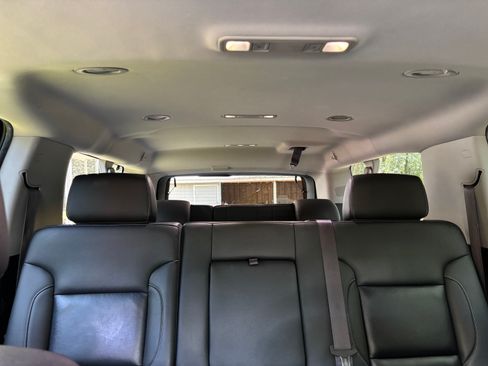 Used 2017 Chevrolet Suburban LT w/ Luxury Package RWD image 21