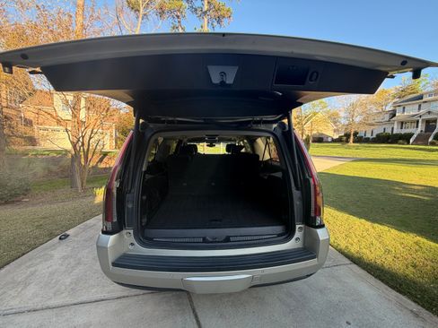 Used 2015 Cadillac Escalade ESV 4WD image 17