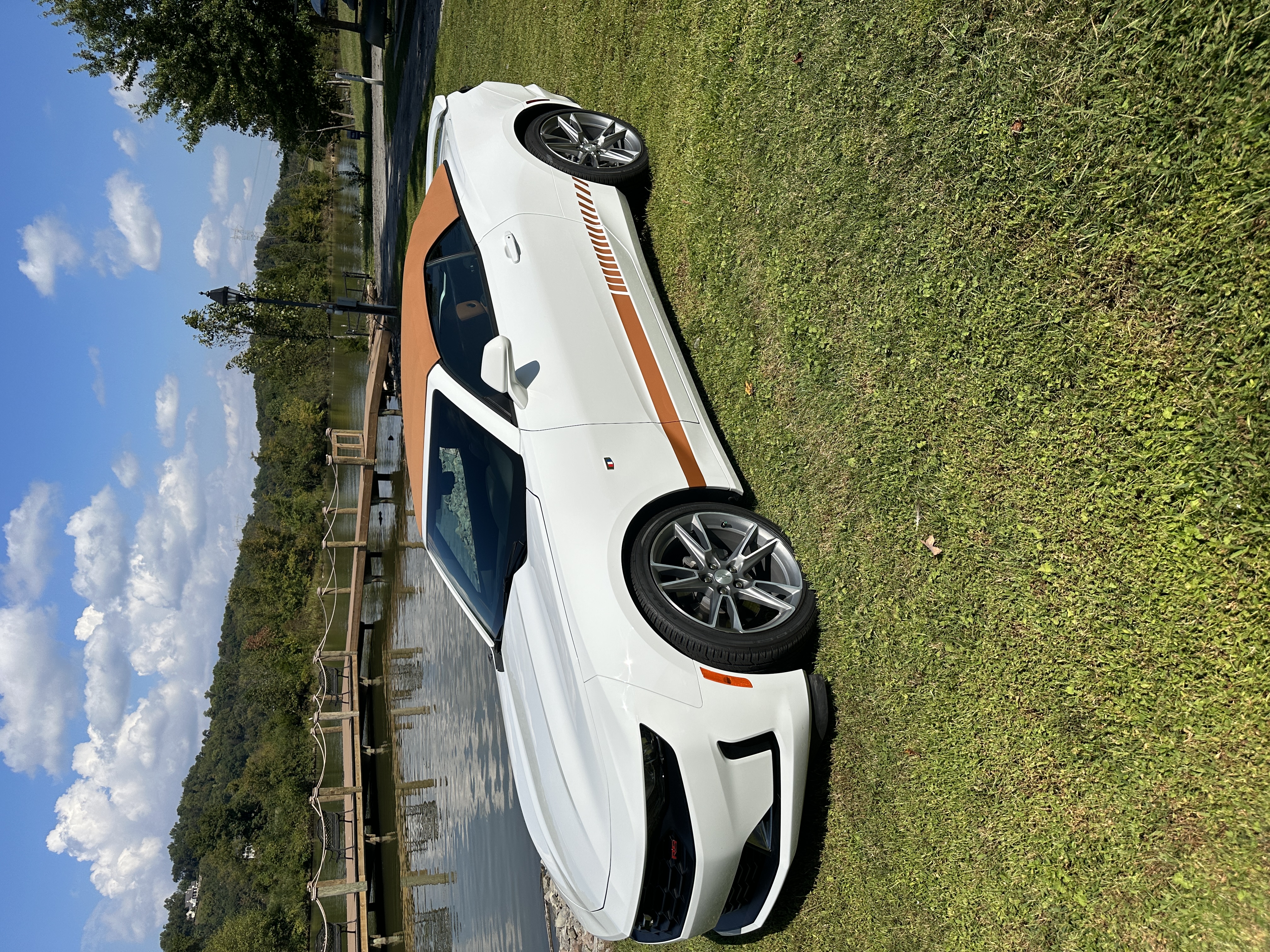 Used 2019 Chevrolet Camaro LT w/ RS Package RWD image 10