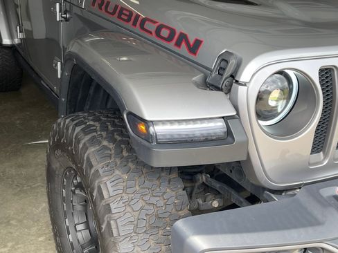 Used 2018 Jeep Wrangler Unlimited Rubicon AWD/4WD image 2
