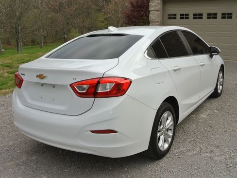 Used 2019 Chevrolet Cruze LT image 8