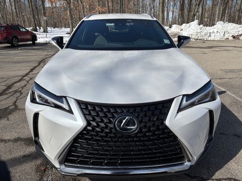 Used 2022 Lexus UX 200 w/ Accessory Package (Z1) image 9