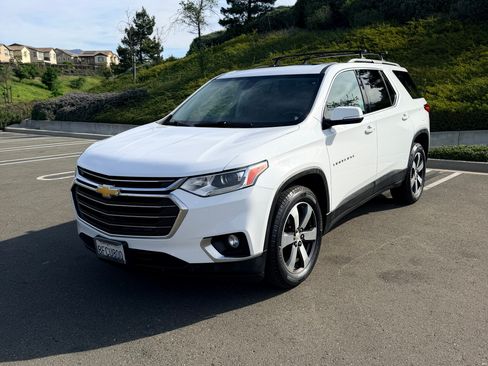 Used 2019 Chevrolet Traverse LT w/ LT Premium Package image 10