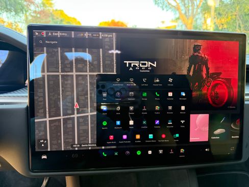 Used 2022 Tesla Model X Plaid image 23