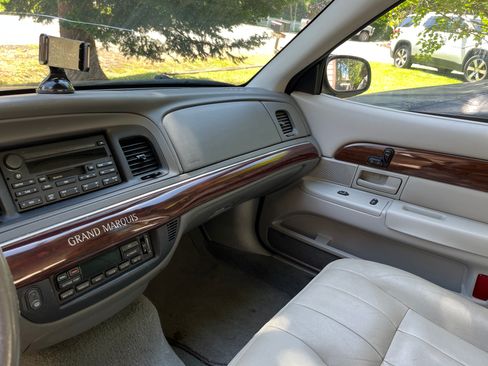 Used 2004 Mercury Grand Marquis LS RWD image 11